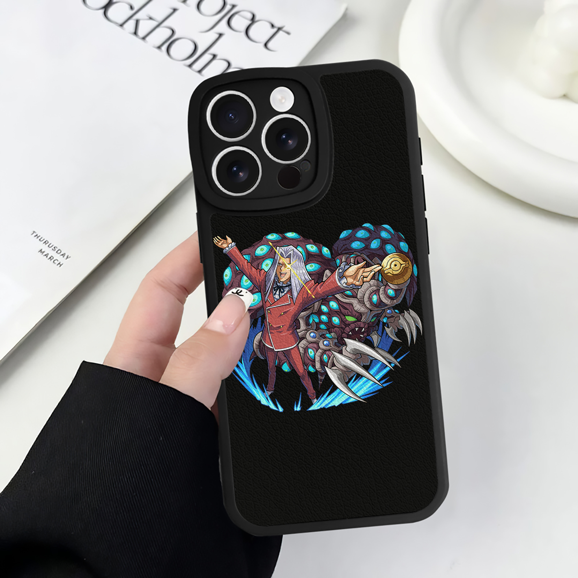 （画像用） 遊☆戯☆王 Yu-Gi-Oh! 【iPhone 16シリーズ対応】シリコンスマホケース（レザー調） 材質：シリコン